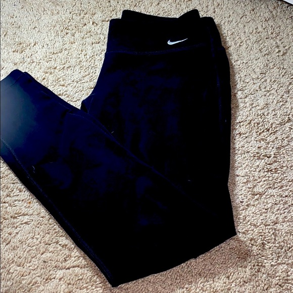 NIKE LEGGINGS! 1PAIR LEFT - Picture 2 of 4
